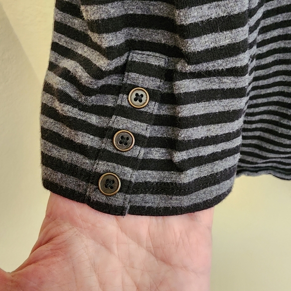 Jones New York Sport Babydoll Henley Shirt Tee Y2K L Black Gray Striped Boho - Picture 7 of 7